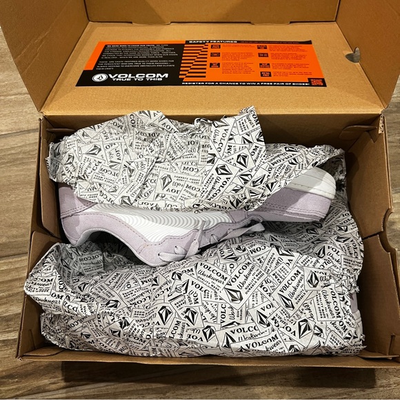 Volcom NIB Hybrid EH Comp Toe. Size 10 - Picture 4 of 9